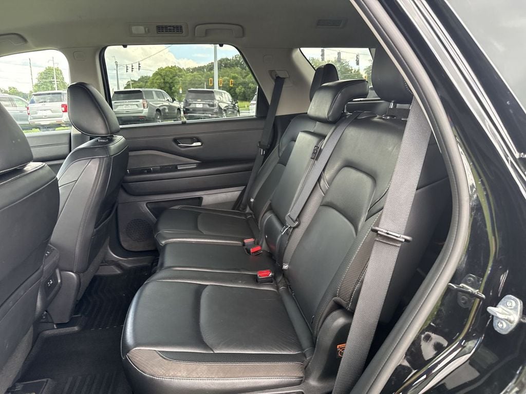 Pre-Owned 2024 Nissan Pathfinder SL - photo - 20