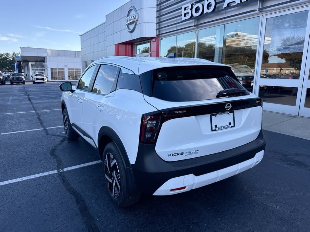 New 2027 Nissan Kicks SV - photo - 11