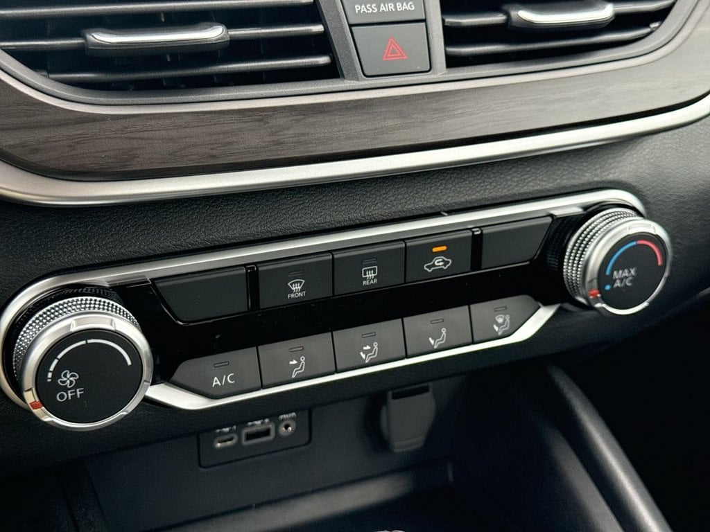 New 2026 Nissan Altima 2.5 SV - photo - 28
