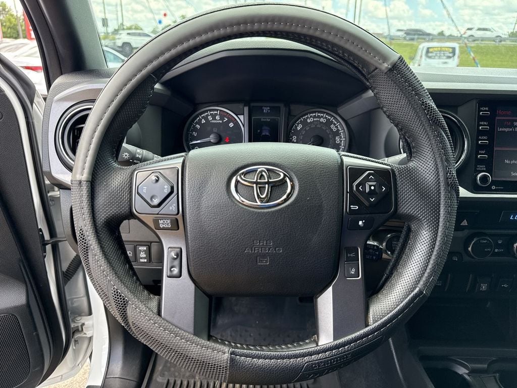 Pre-Owned 2022 Toyota Tacoma TRD Off-Road - photo - 22