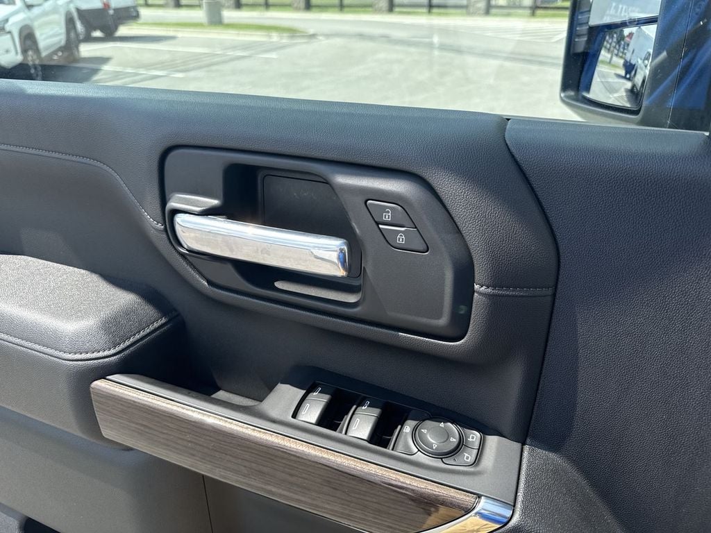 Pre-Owned 2023 Chevrolet Silverado 2500HD LT - photo - 19
