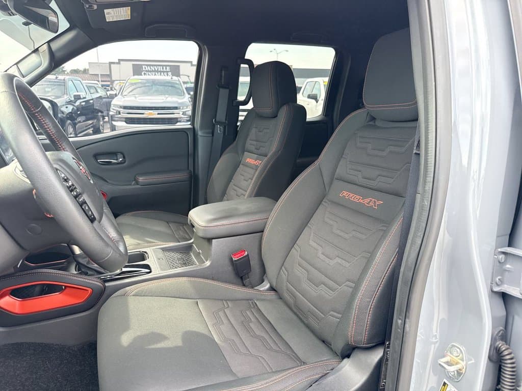 Pre-Owned 2024 Nissan Frontier PRO-4X - photo - 20