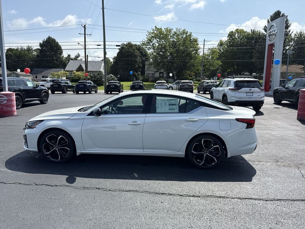 New 2026 Nissan Altima 2.5 SR - photo - 10
