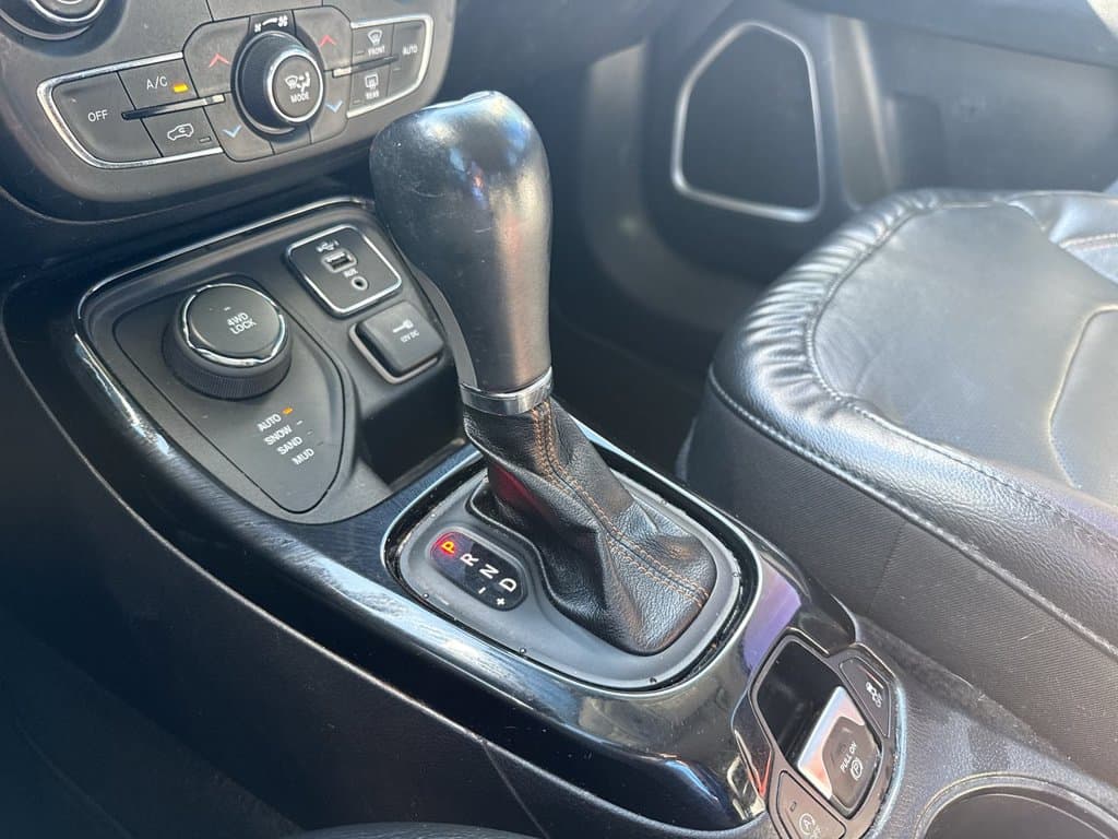 Pre-Owned 2020 Jeep Compass Limited - photo - 17