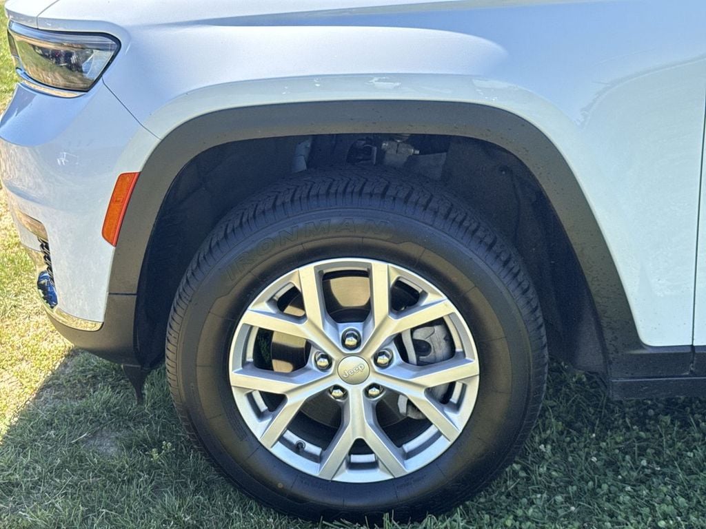 Pre-Owned 2022 Jeep Grand Cherokee L Limited - photo - 9