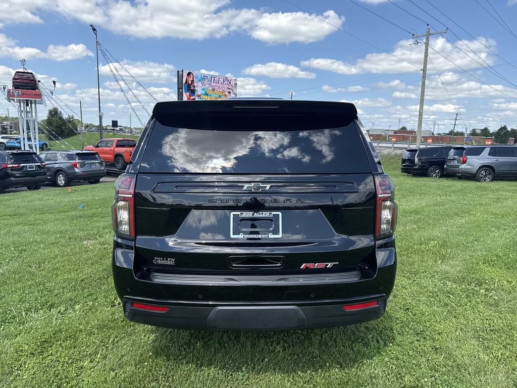 Pre-Owned 2024 Chevrolet Suburban RST - photo - 18
