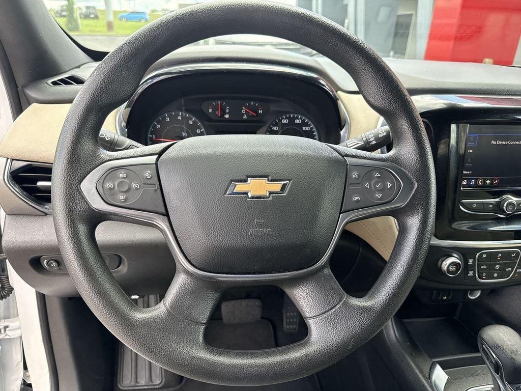 Pre-Owned 2023 Chevrolet Traverse LS - photo - 23