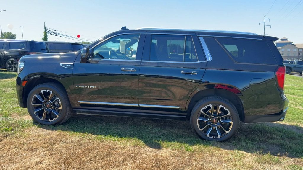 Pre-Owned 2023 GMC Yukon Denali - photo - 3