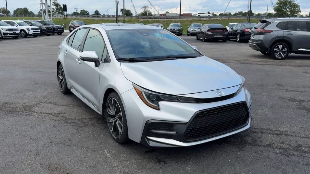 Pre-Owned 2021 Toyota Corolla XSE - photo - 8
