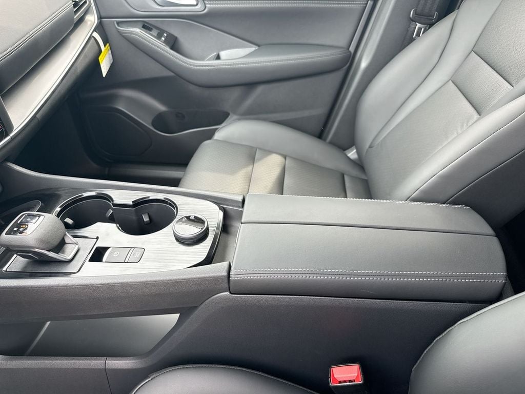 New 2026 Nissan Rogue Dark Armor - photo - 25