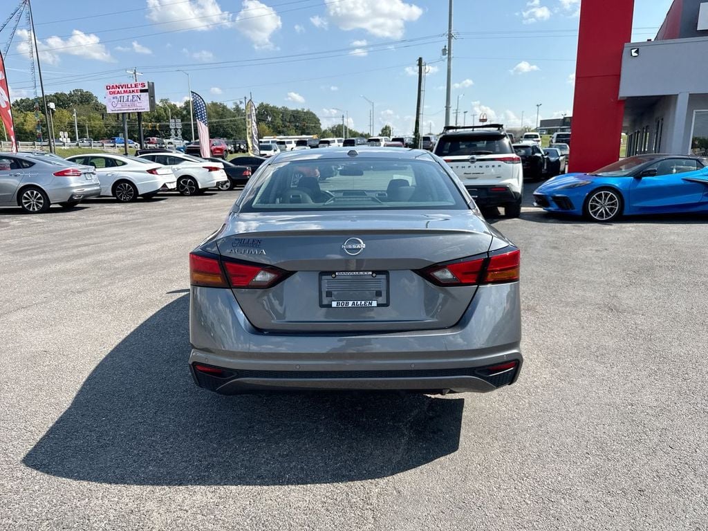 Pre-Owned 2025 Nissan Altima 2.5 SV - photo - 17