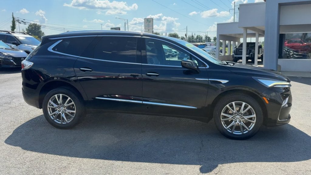 Pre-Owned 2023 Buick Enclave Essence - photo - 7