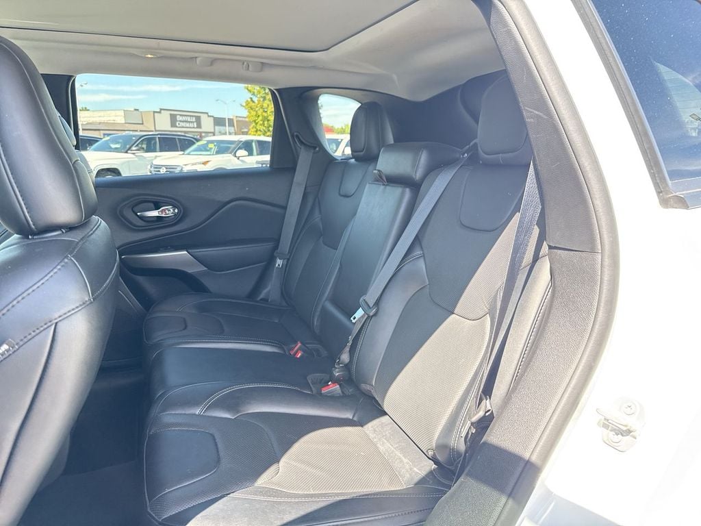 Pre-Owned 2022 Jeep Cherokee Latitude Lux - photo - 19