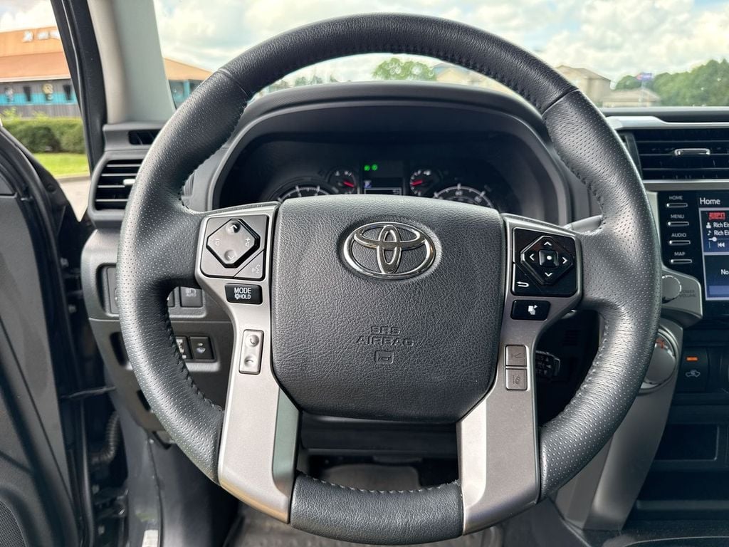 Pre-Owned 2024 Toyota 4Runner SR5 - photo - 23