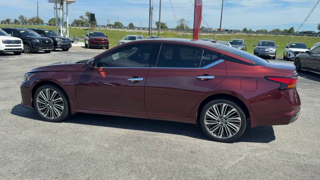 Pre-Owned 2025 Nissan Altima 2.5 SL - photo - 3
