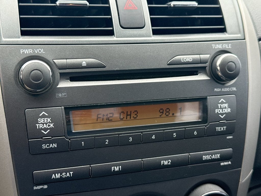 Pre-Owned 2010 Toyota Corolla S - photo - 18