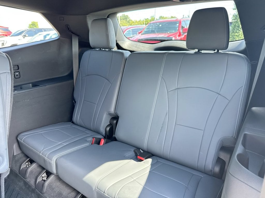 Pre-Owned 2023 Buick Enclave Essence - photo - 19