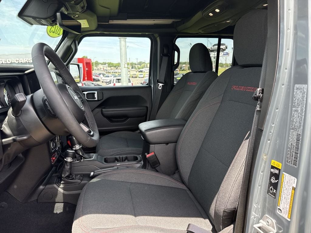 Pre-Owned 2025 Jeep Wrangler Rubicon - photo - 20
