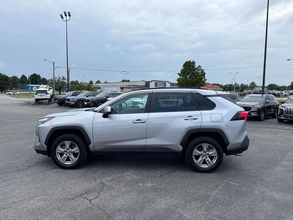 Pre-Owned 2024 Toyota RAV4 XLE - photo - 10