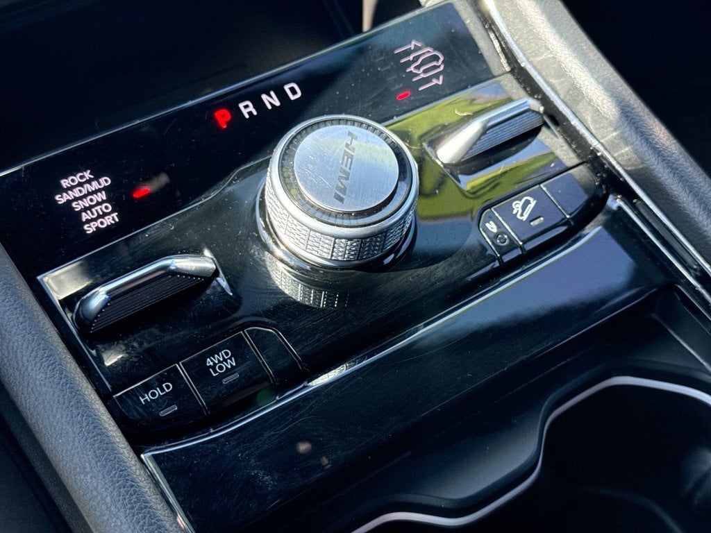 Pre-Owned 2023 Jeep Grand Cherokee L Overland - photo - 27