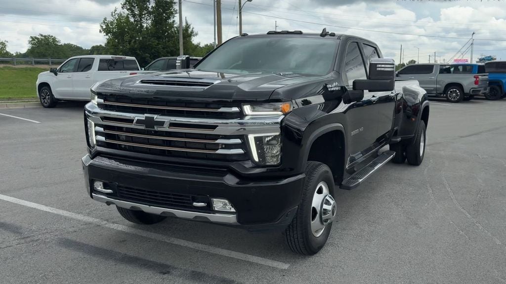 Pre-Owned 2023 Chevrolet Silverado 3500HD High Country - photo - 1