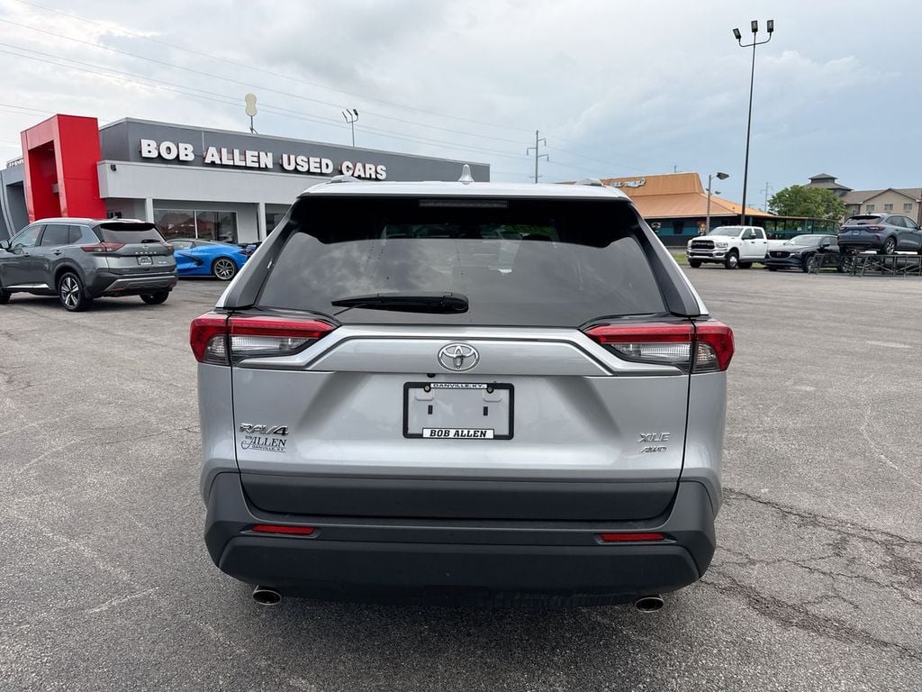 Pre-Owned 2024 Toyota RAV4 XLE - photo - 18