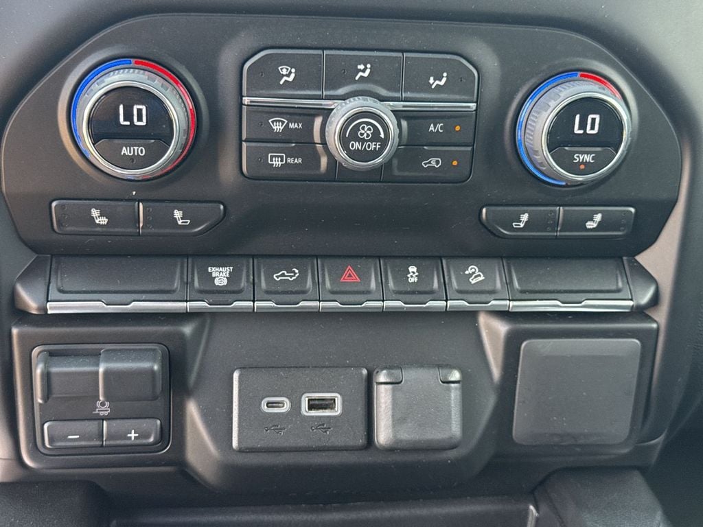 Pre-Owned 2023 Chevrolet Silverado 2500HD LT - photo - 28