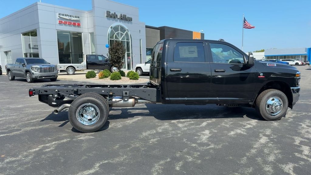 New 2026 Ram 3500 Tradesman - photo - 6