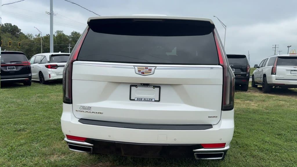 Pre-Owned 2023 Cadillac Escalade ESV Premium - photo - 5