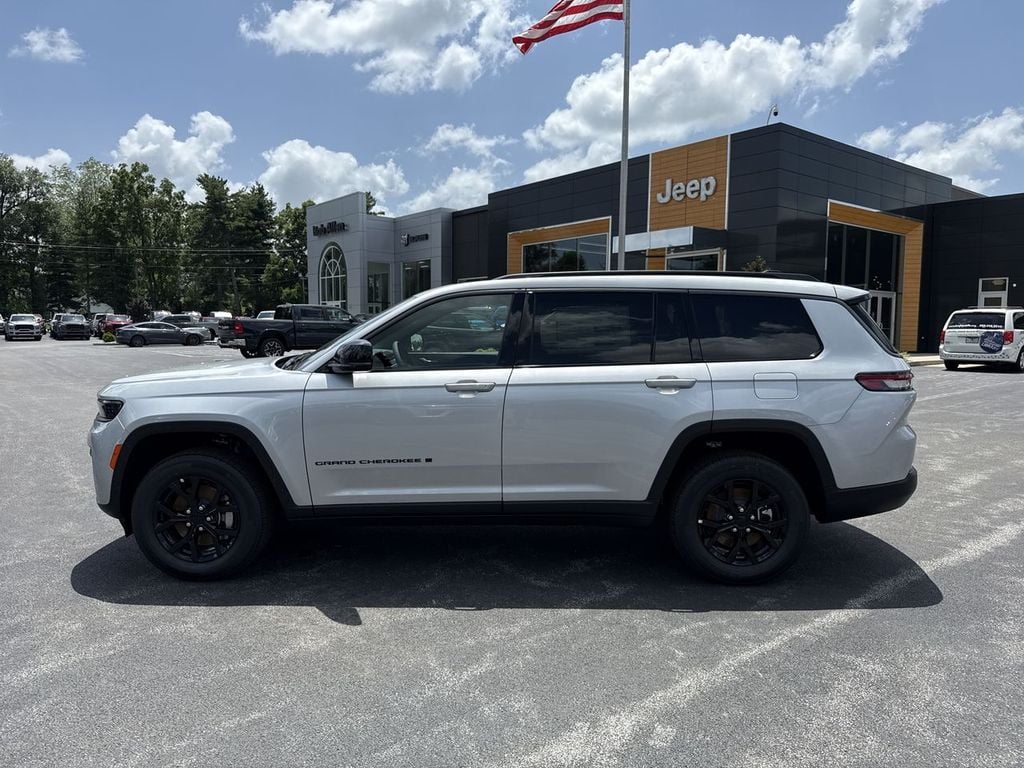 New 2026 Jeep Grand Cherokee L Altitude - photo - 10