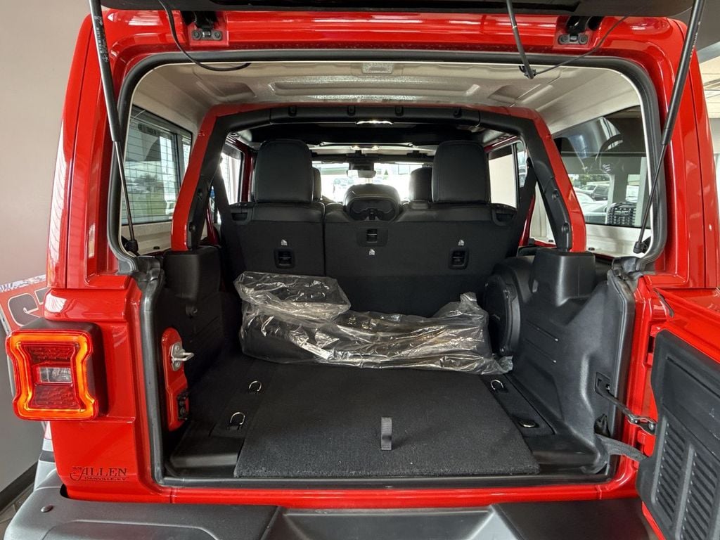 Pre-Owned 2022 Jeep Wrangler Unlimited Rubicon 392 - photo - 7