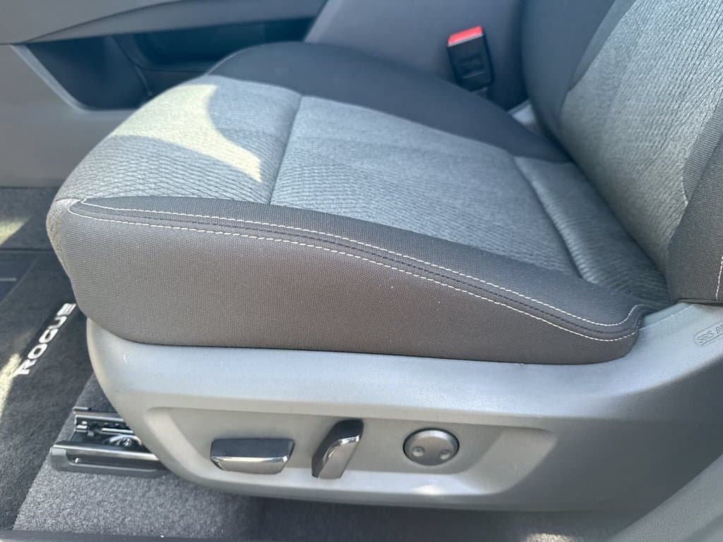 New 2026 Nissan Rogue SV - photo - 22