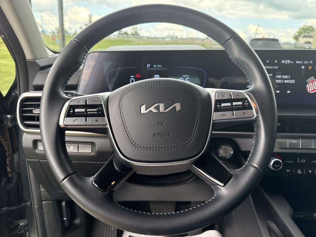 Pre-Owned 2024 Kia Telluride LX - photo - 23