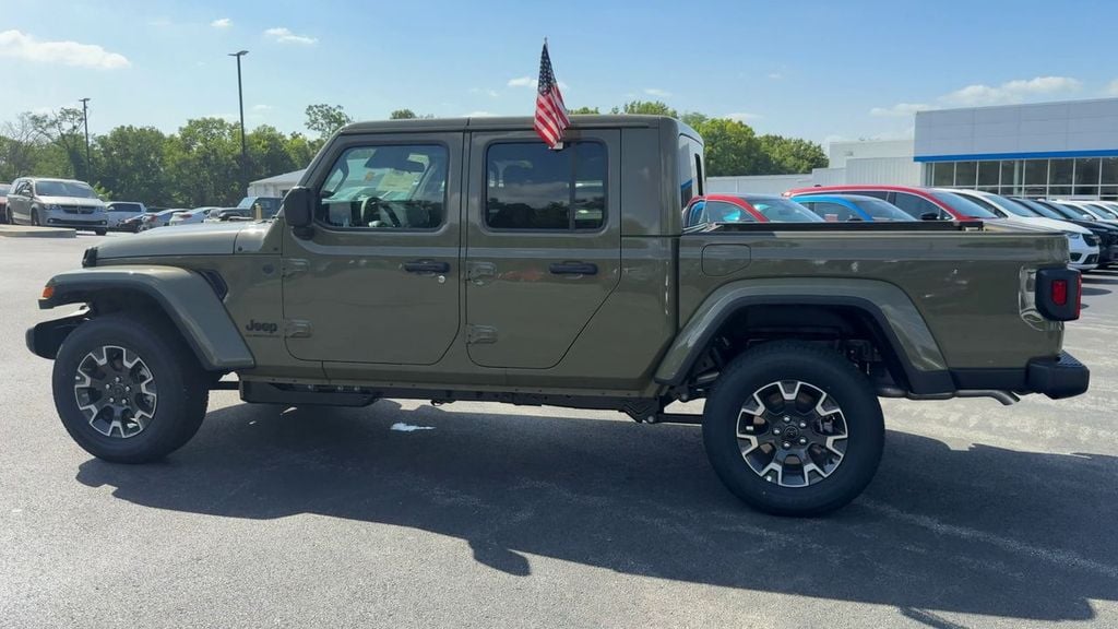 New 2026 Jeep Gladiator Sahara - photo - 3