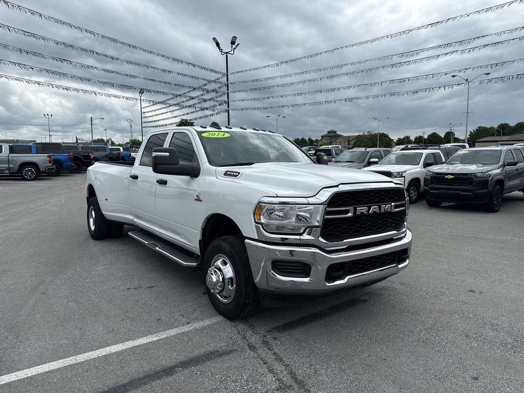 Pre-Owned 2024 Ram 3500 Tradesman - photo - 14