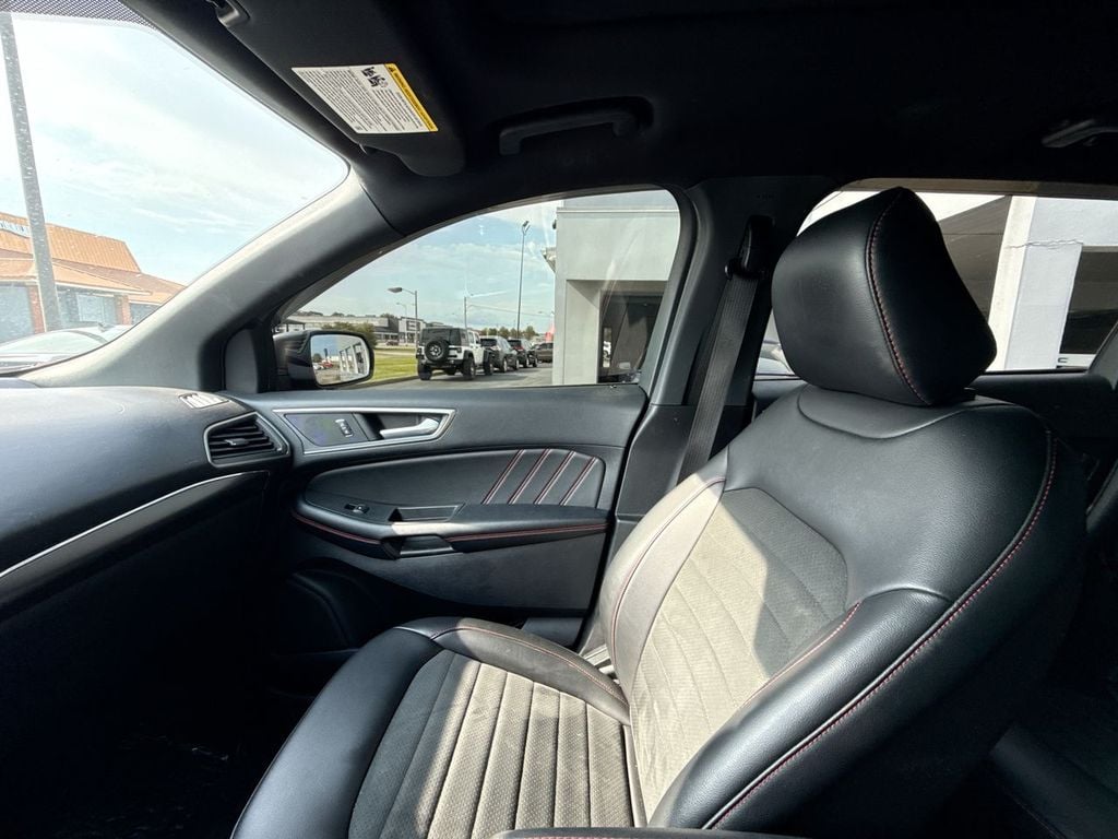 Pre-Owned 2022 Ford Edge ST Line - photo - 30