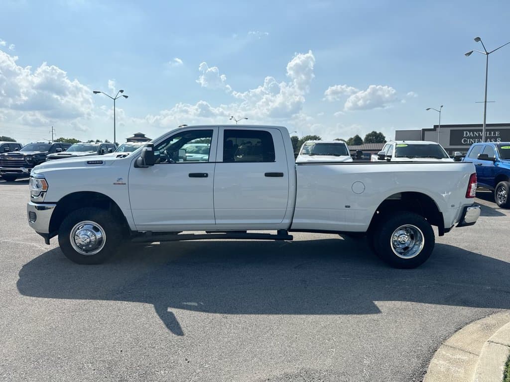Pre-Owned 2024 Ram 3500 Tradesman - photo - 2