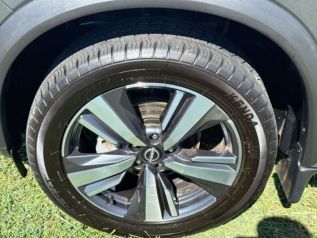 Pre-Owned 2023 Nissan Rogue SL - photo - 9