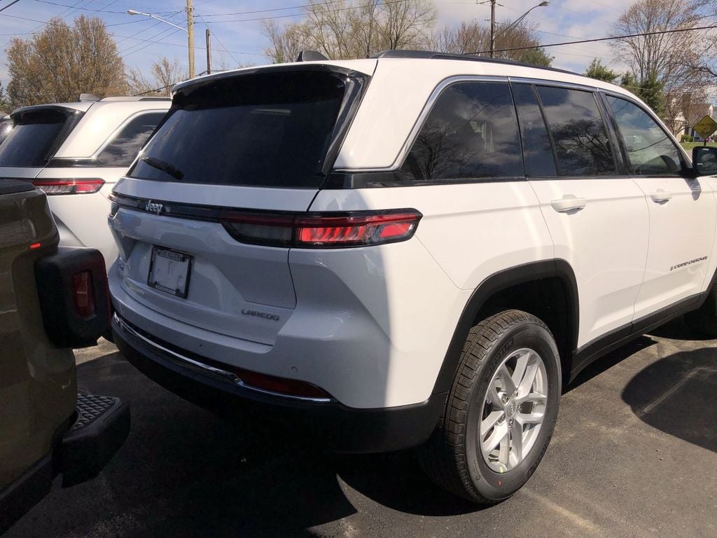 New 2026 Jeep Grand Cherokee Laredo X - photo - 12