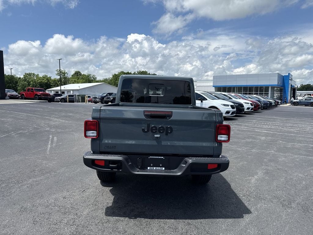 New 2026 Jeep Gladiator Sport S - photo - 17