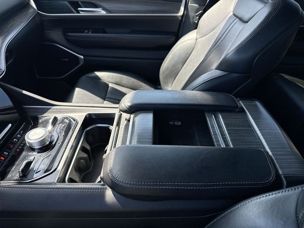 Pre-Owned 2023 Jeep Wagoneer Series III - photo - 26