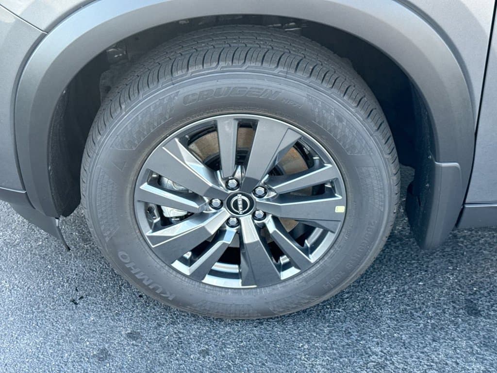 New 2026 Nissan Pathfinder SV - photo - 9