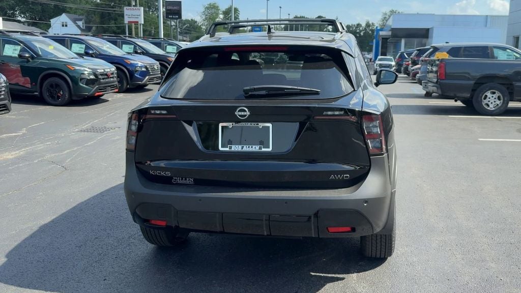 New 2026 Nissan Kicks SV - photo - 5