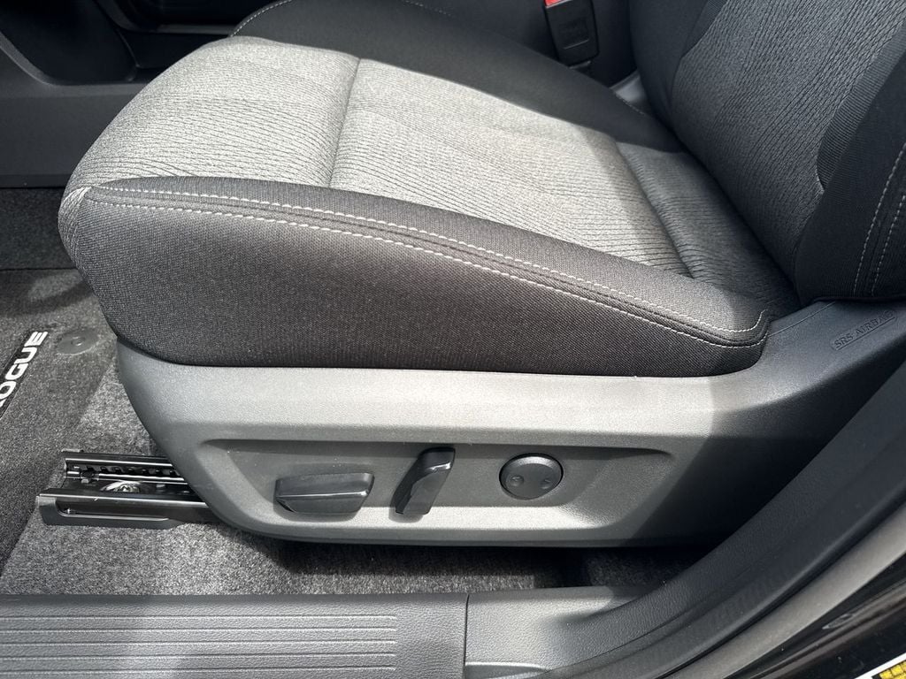 New 2026 Nissan Rogue SV - photo - 22