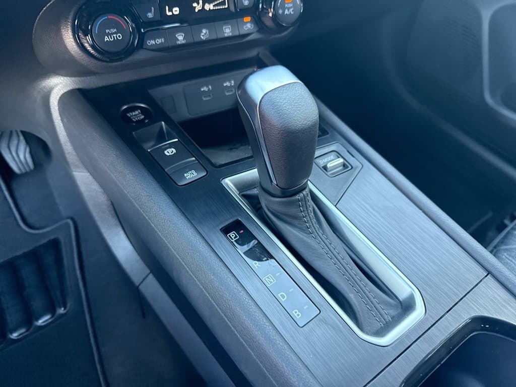 New 2027 Nissan Kicks SV - photo - 25