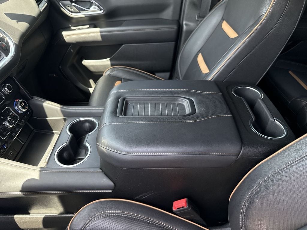 Pre-Owned 2022 GMC Yukon AT4 - photo - 26