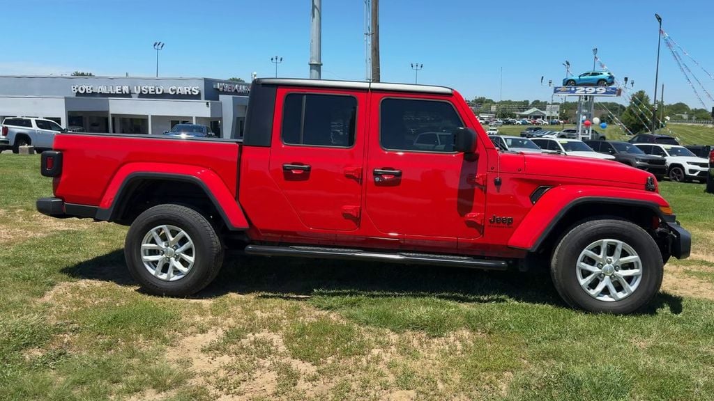 Pre-Owned 2023 Jeep Gladiator Sport S - photo - 7