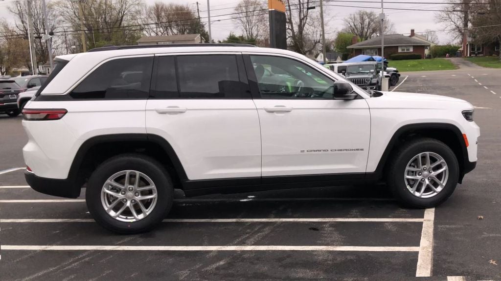 New 2026 Jeep Grand Cherokee Laredo X - photo - 8