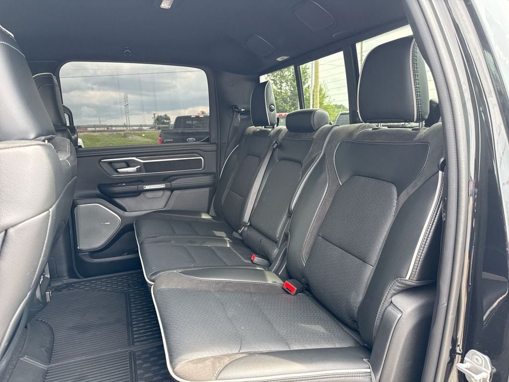 Pre-Owned 2025 Ram 1500 Laramie - photo - 19