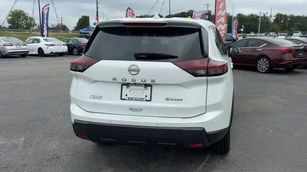 Pre-Owned 2024 Nissan Rogue SV - photo - 5